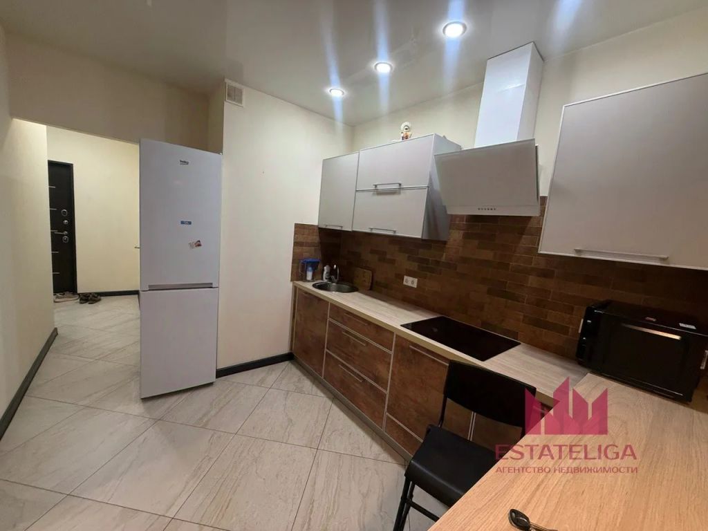 m. Lukhmanovskaya: Apartment, 1-rooms