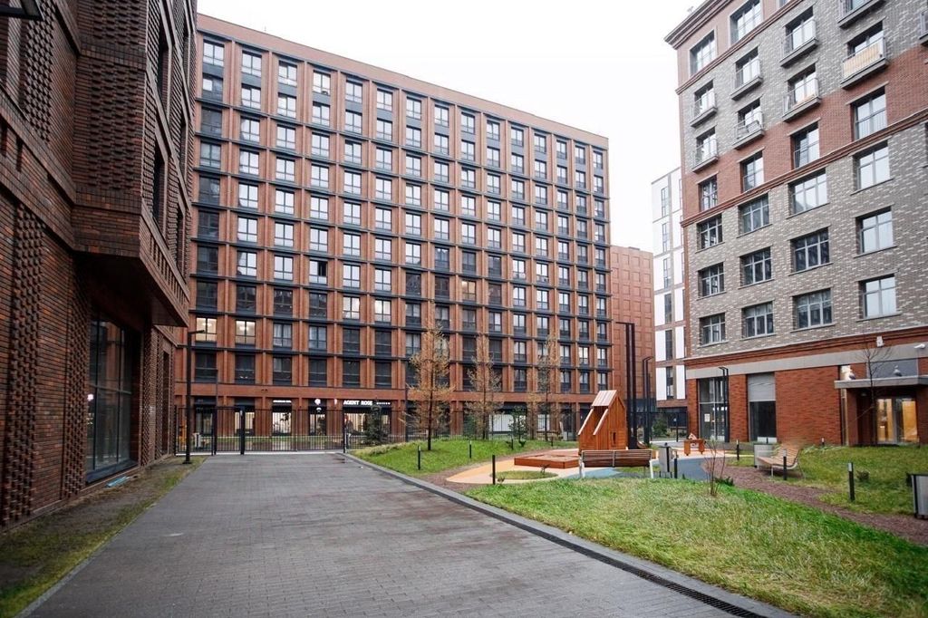 m. ZIL: Apartment, 2-rooms