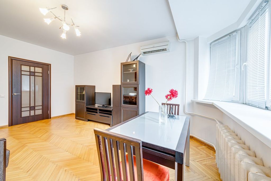 m. Mayakovskaya: Apartment, 1-rooms