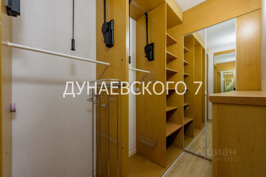 m. Studencheskaya: Apartment, 3-rooms