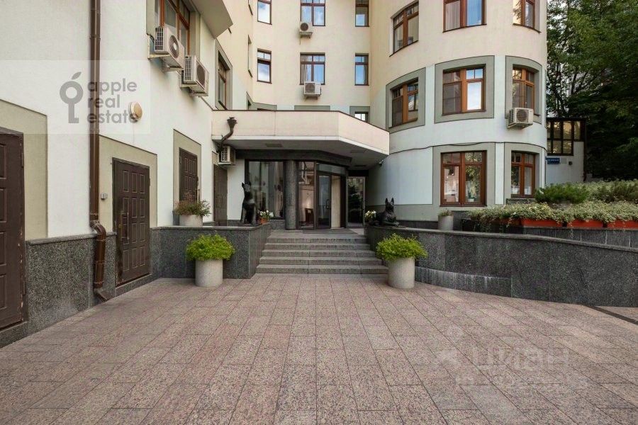 m. Mayakovskaya: Apartment, 3-rooms