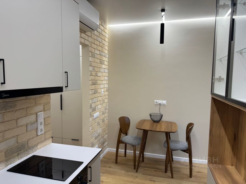 m. Park Pobedy: Apartment, studio