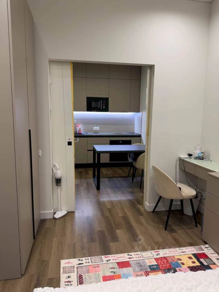 m. ZIL: Apartment, 2-rooms