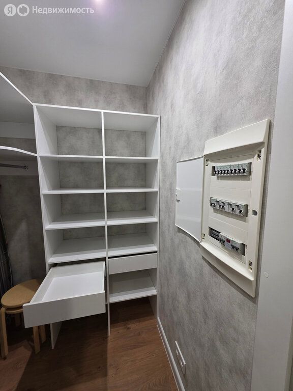 m. Lukhmanovskaya: Apartment, 1-rooms
