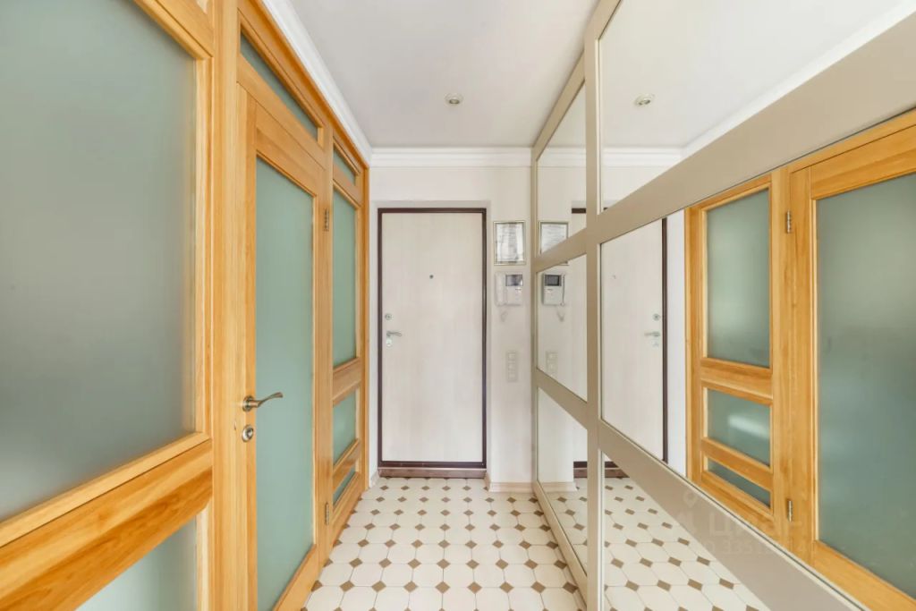 m. Barrikadnaya: Apartment, studio