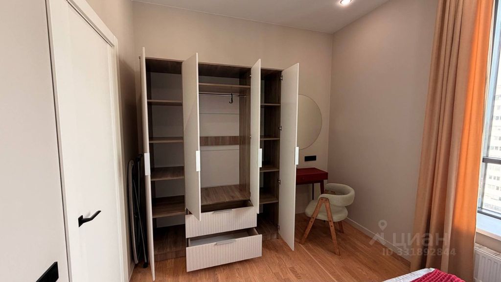 m. Serp i Molot: Apartment, 2-rooms