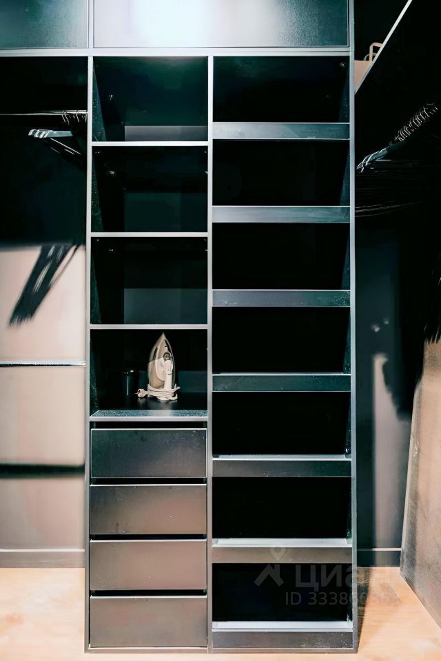 m. ZIL: Apartment, 2-rooms