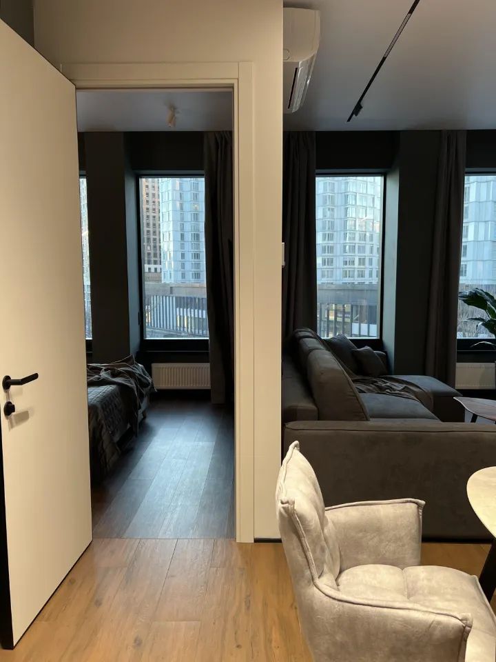 m. ZIL: Apartment, 2-rooms