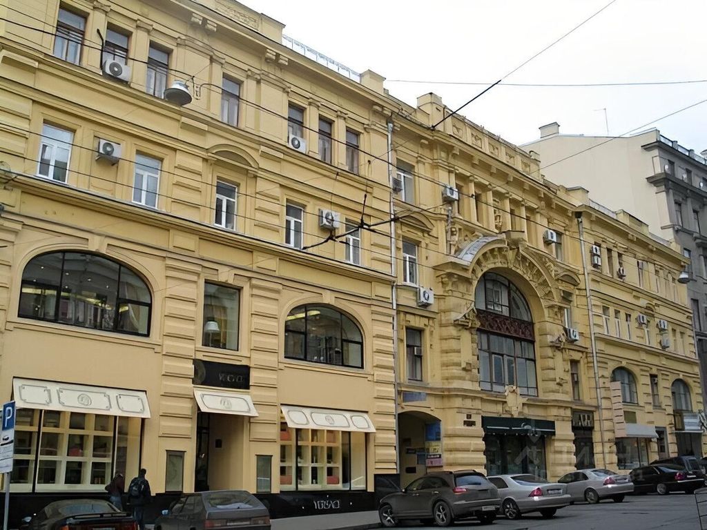 m. Kuznetsky most: Apartment, studio
