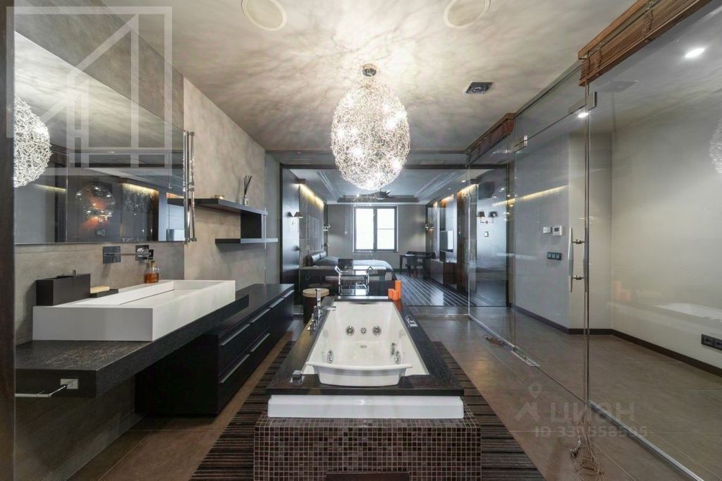 m. Kropotkinskaya: Apartment, 4-rooms