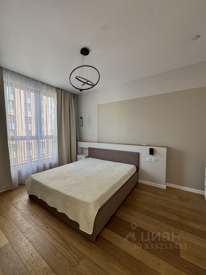 m. ZIL: Apartment, 2-rooms