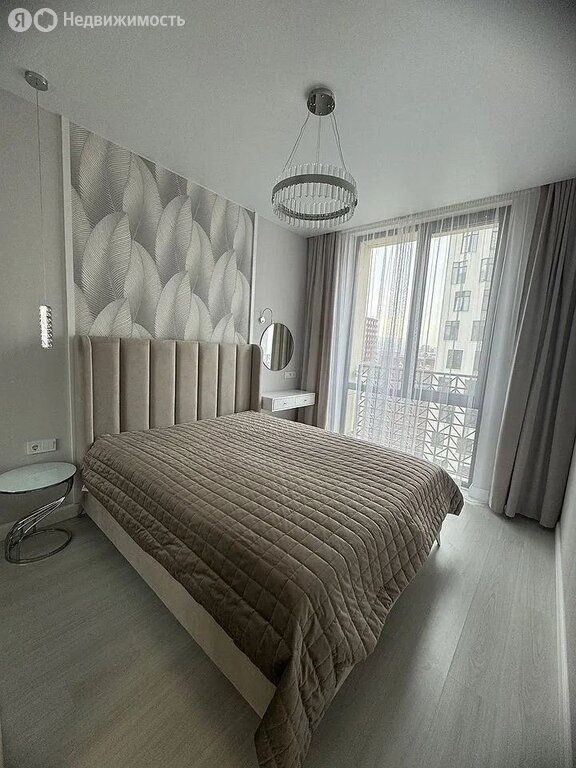 m. ZIL: Apartment, 2-rooms