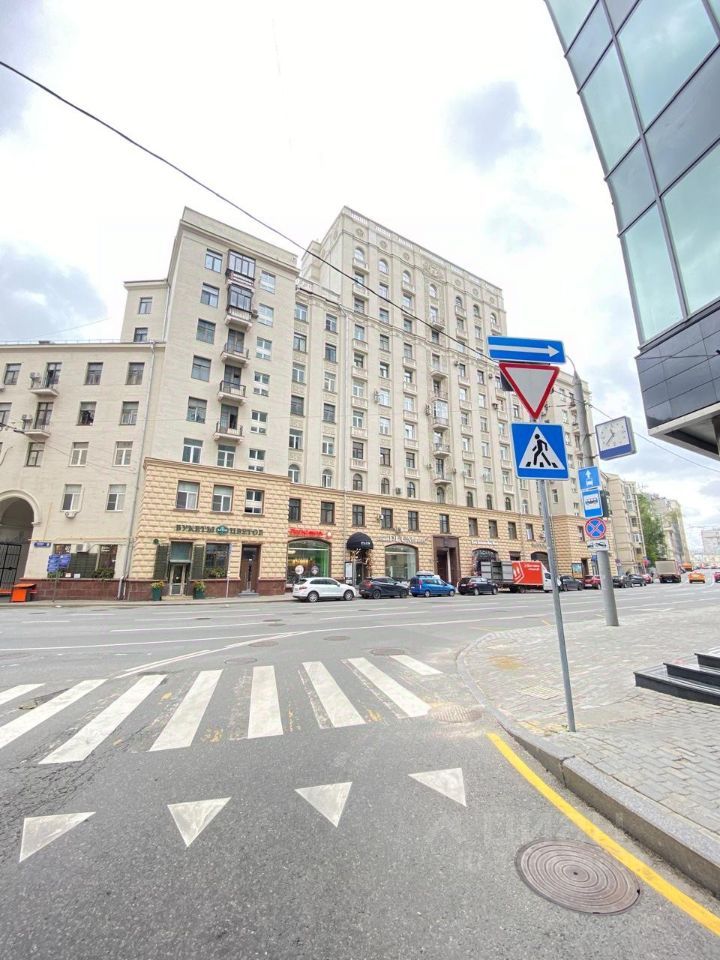 m. Krasnye vorota: Apartment, 2-rooms