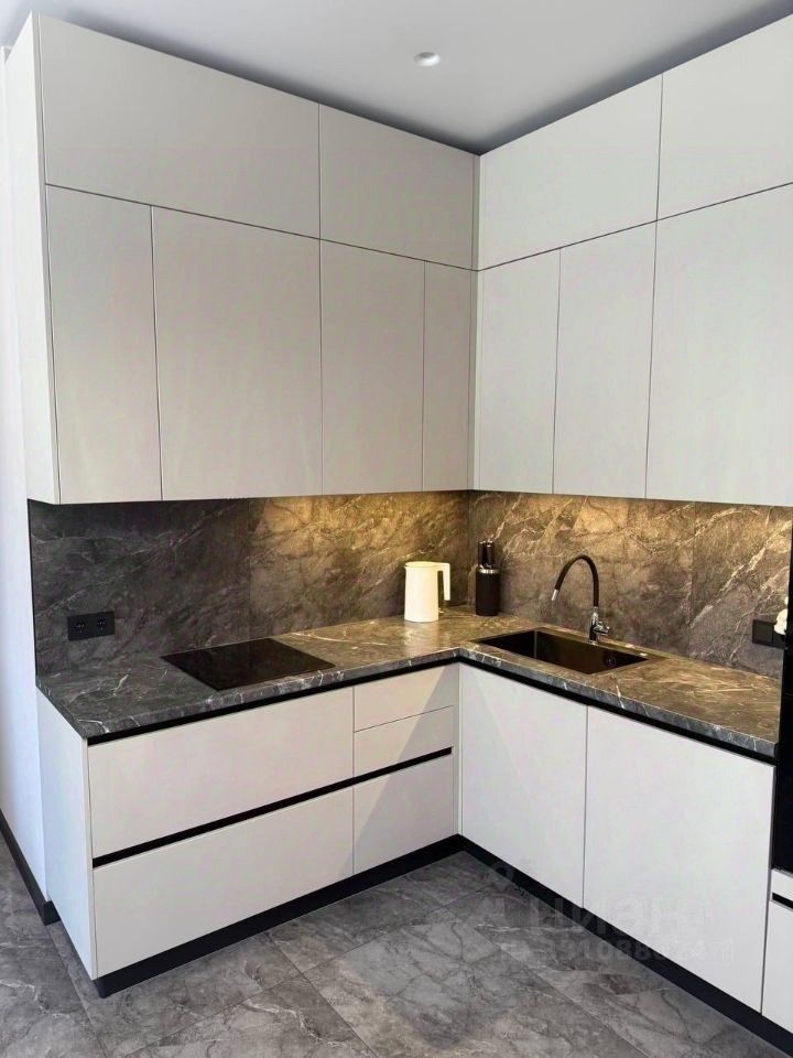 m. ZIL: Apartment, 2-rooms