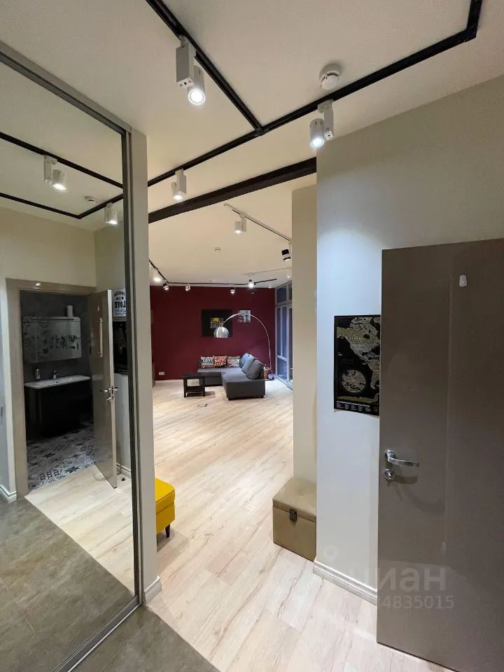 m. Molodezhnaya: Apartment, 2-rooms