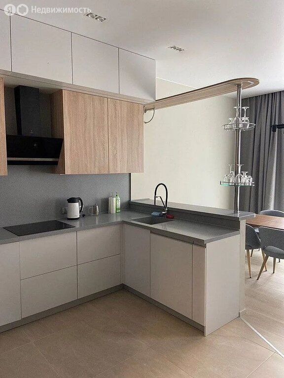 m. ZIL: Apartment, 2-rooms