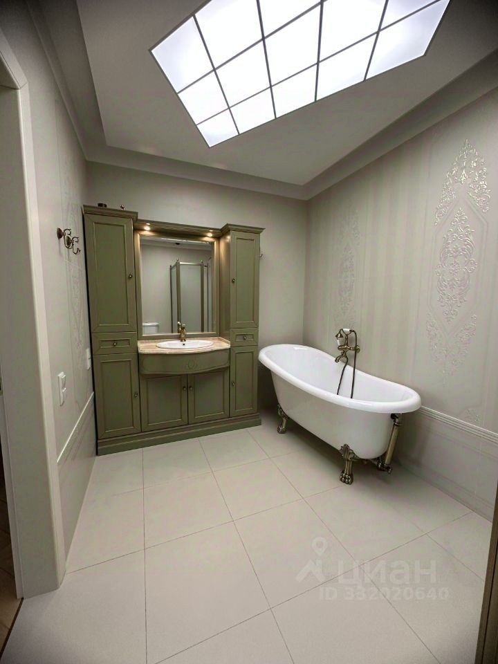 m. Profsoyuznaya: Apartment, 3-rooms