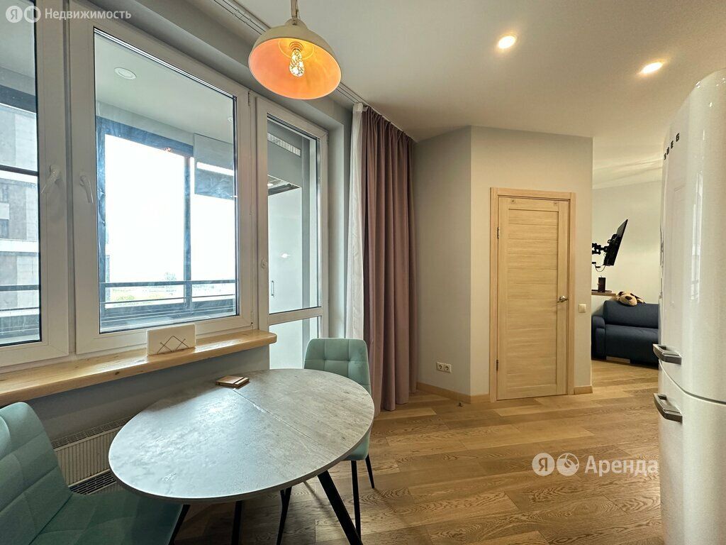 m. ZIL: Apartment, 1-rooms