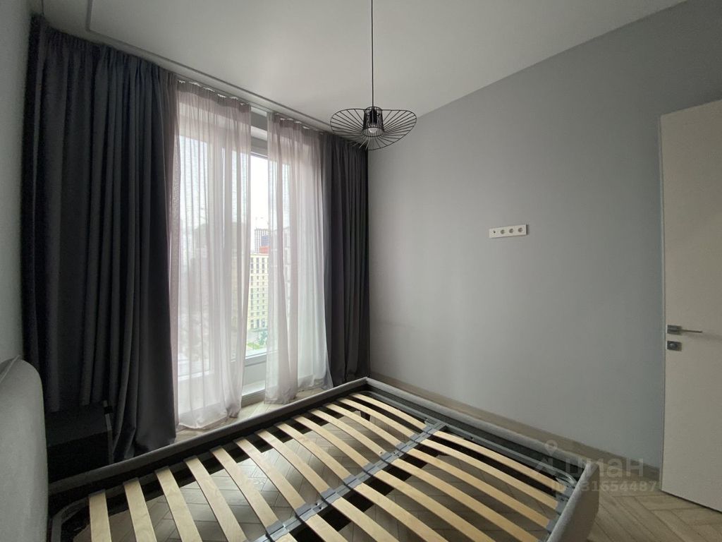 m. ZIL: Apartment, 2-rooms