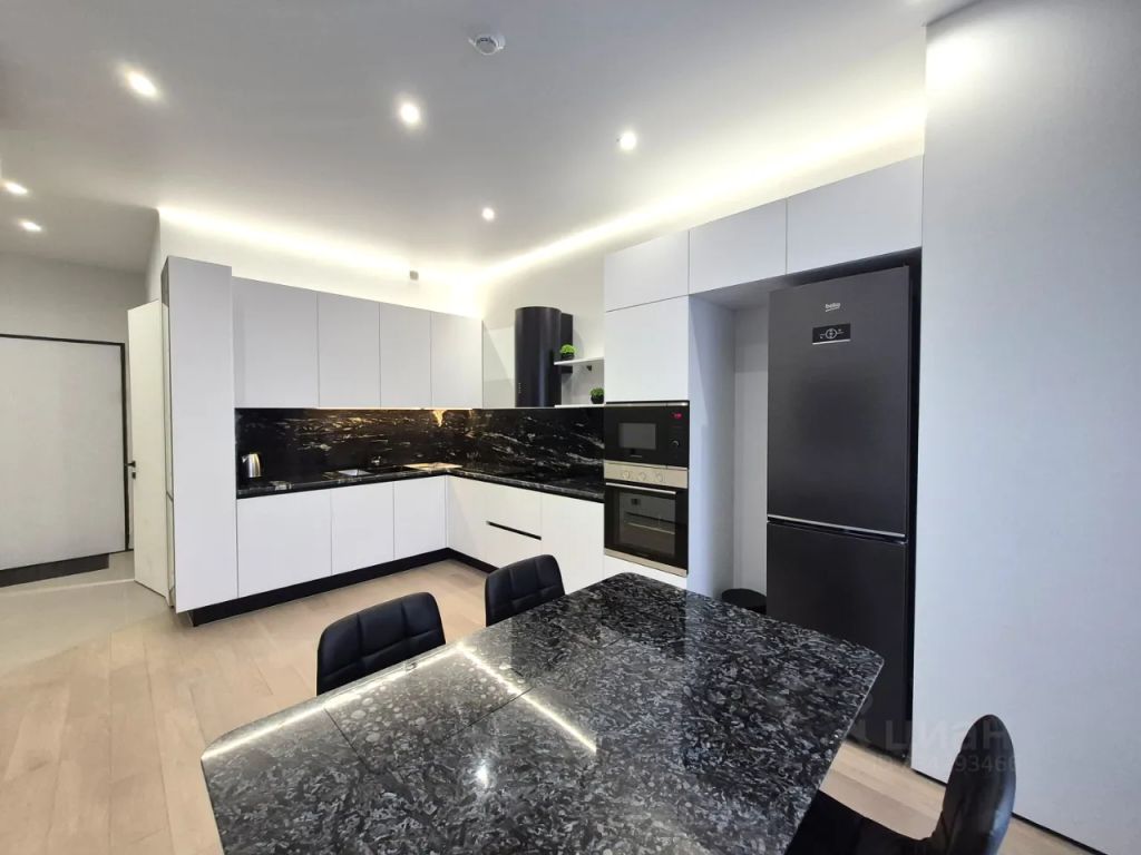 m. Serp i Molot: Apartment, 2-rooms