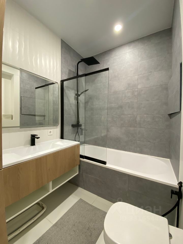 m. ZIL: Apartment, 2-rooms