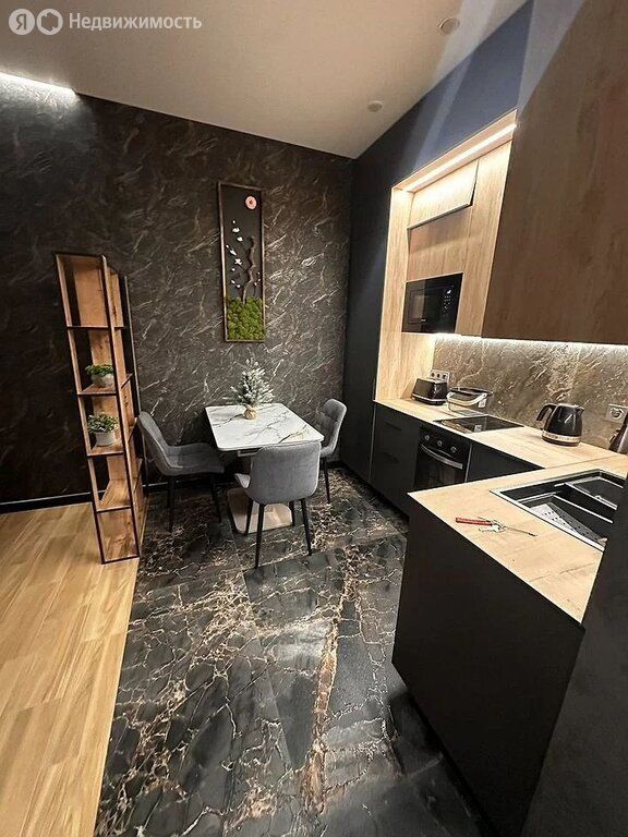 m. ZIL: Apartment, studio