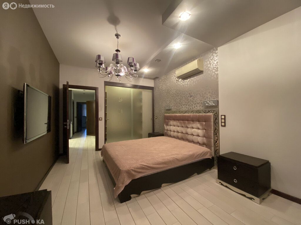 m. Yugo-Zapadnaya: Apartment, 3-rooms