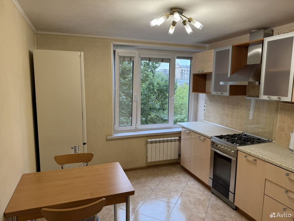 m. Tsvetnoy bulvar: Apartment, 2-rooms