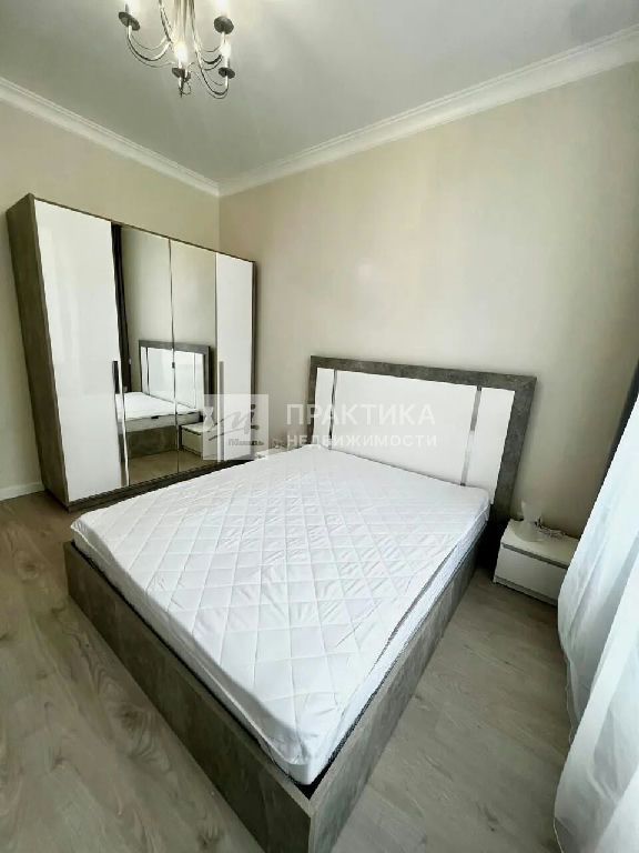 m. ZIL: Apartment, 2-rooms