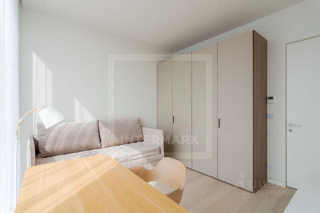 m. Delovoy tsentr (Vystavochnaya): Apartment, 4-rooms
