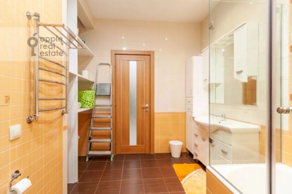 m. Novokuznetskaya: Apartment, 2-rooms