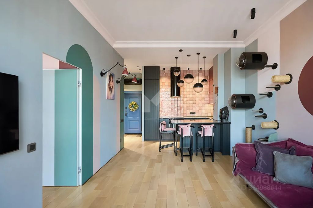 m. ZIL: Apartment, 2-rooms