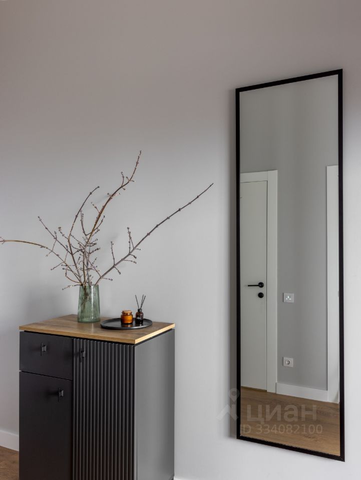 m. Verkhnie Kotly: Apartment, 2-rooms