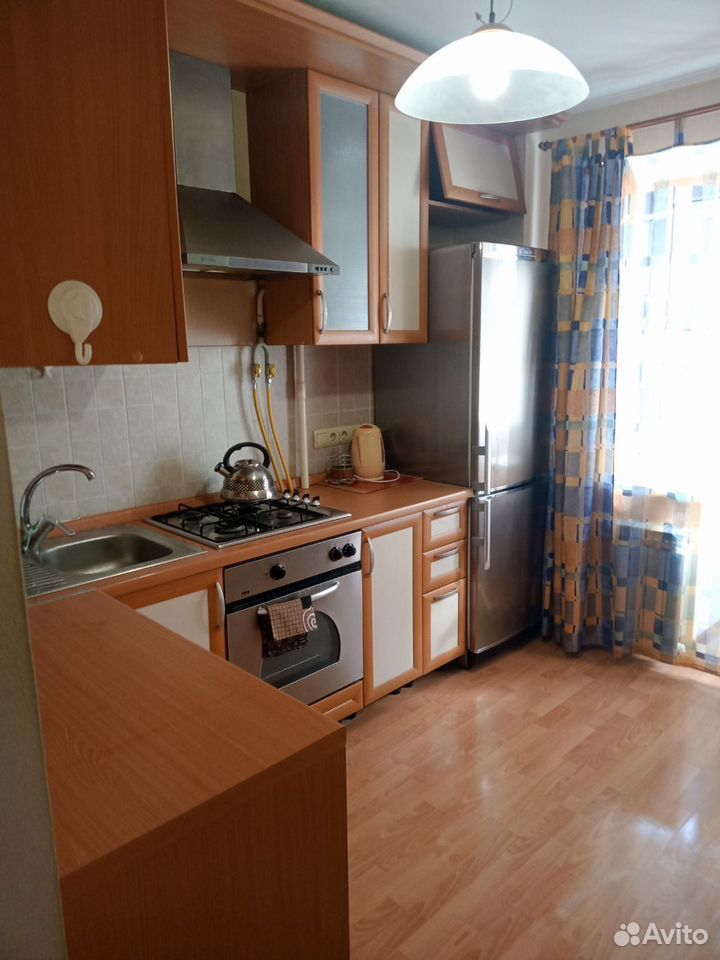 m. Lukhmanovskaya: Apartment, 1-rooms