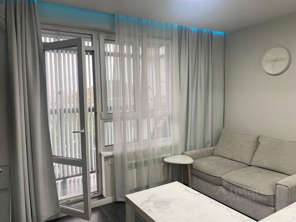 m. Lukhmanovskaya: Apartment, studio
