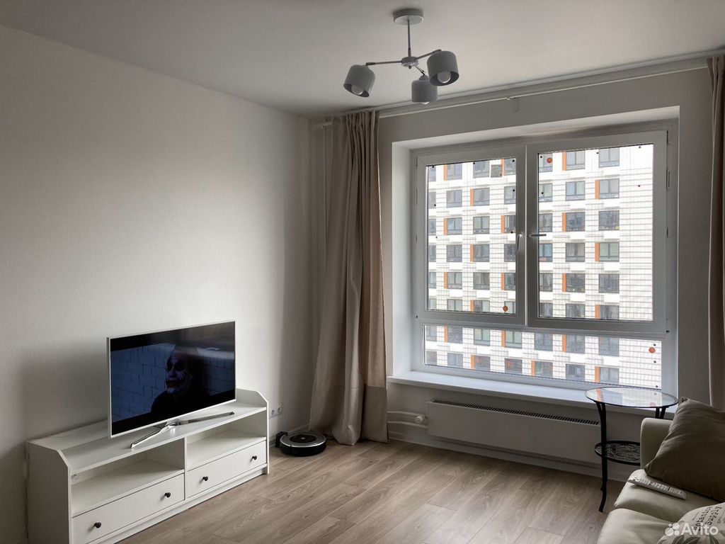 m. Lukhmanovskaya: Apartment, 1-rooms