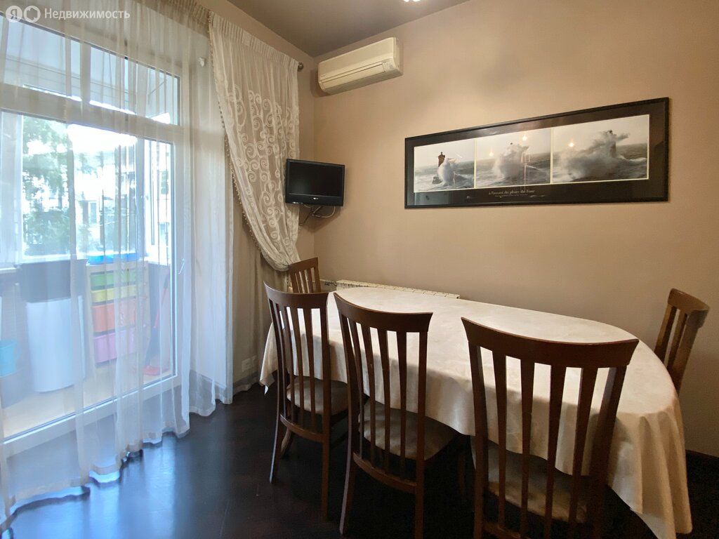 m. Krasnopresnenskaya: Apartment, 2-rooms