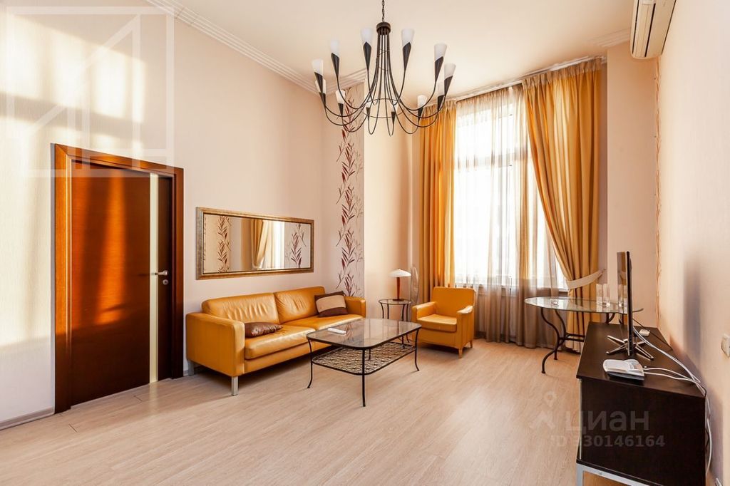 m. Shabolovskaya: Apartment, 3-rooms