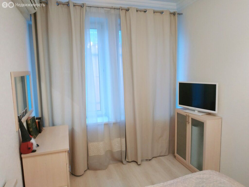 m. Mayakovskaya: Apartment, 2-rooms