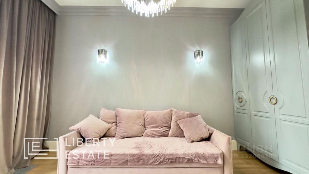 m. ZIL: Apartment, 3-rooms