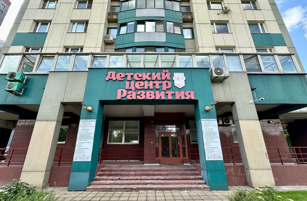 m. Yugo-Zapadnaya: Apartment, 3-rooms