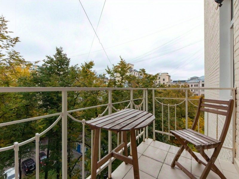 m. Mayakovskaya: Apartment, 3-rooms