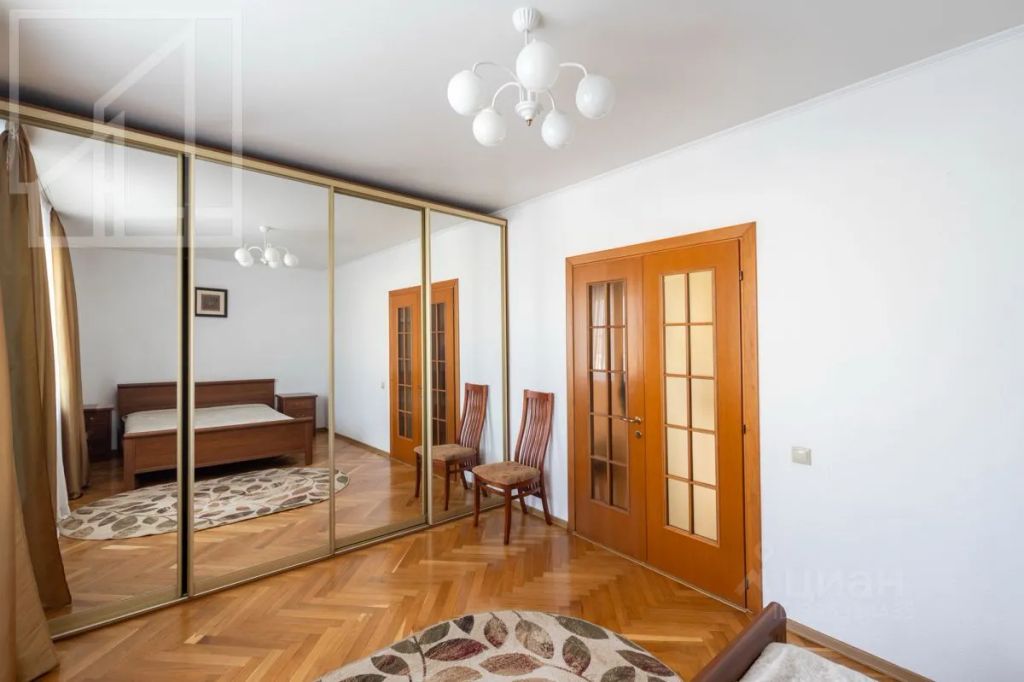 m. Smolenskaya: Apartment, 3-rooms