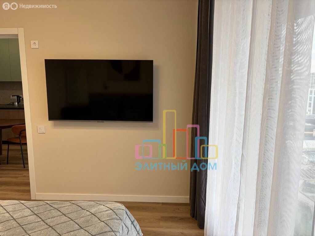m. ZIL: Apartment, 2-rooms