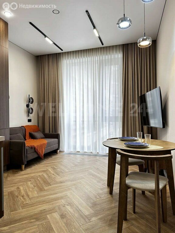 m. ZIL: Apartment, 1-rooms