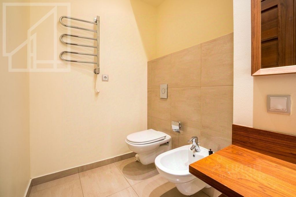 m. Kropotkinskaya: Apartment, 4-rooms