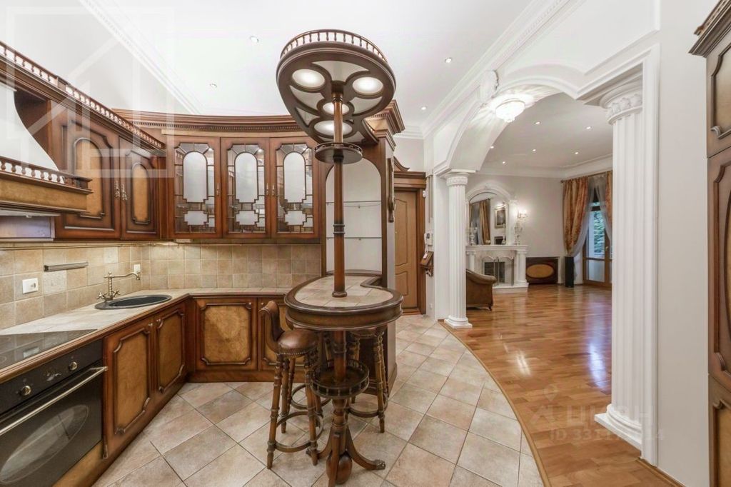 m. Mayakovskaya: Apartment, 3-rooms