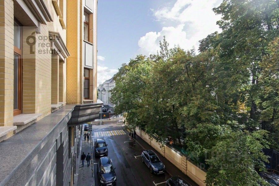 m. Kropotkinskaya: Apartment, 4-rooms
