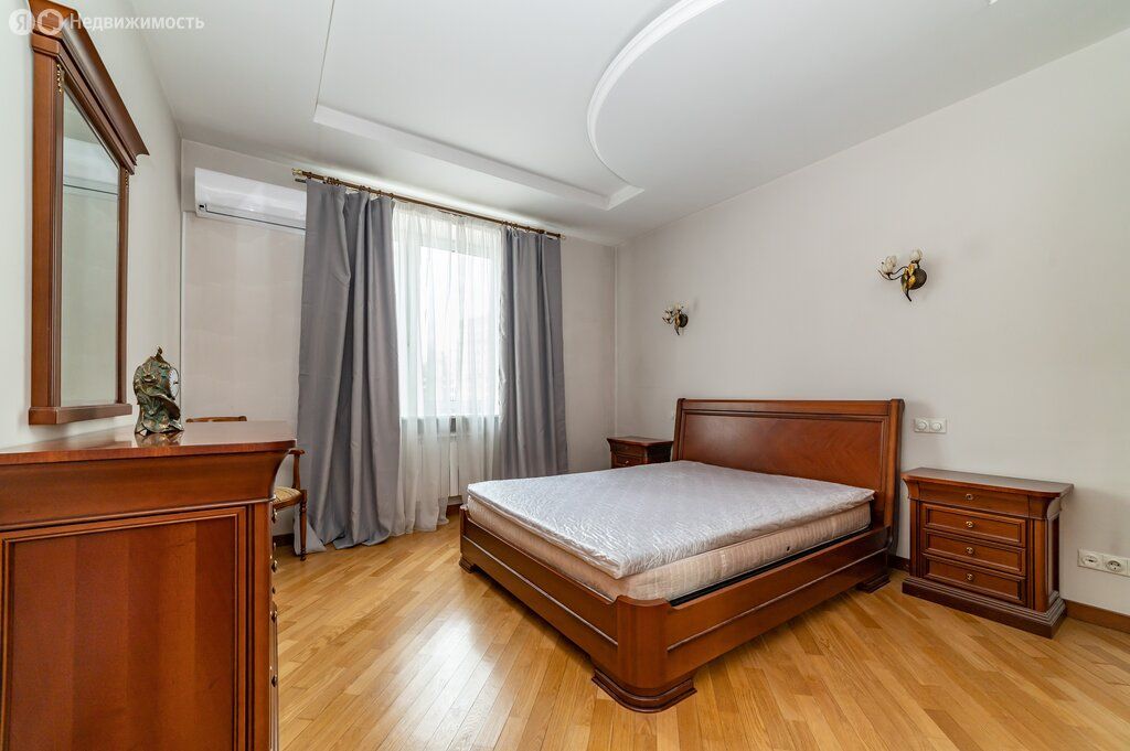 m. Polyanka: Apartment, 2-rooms