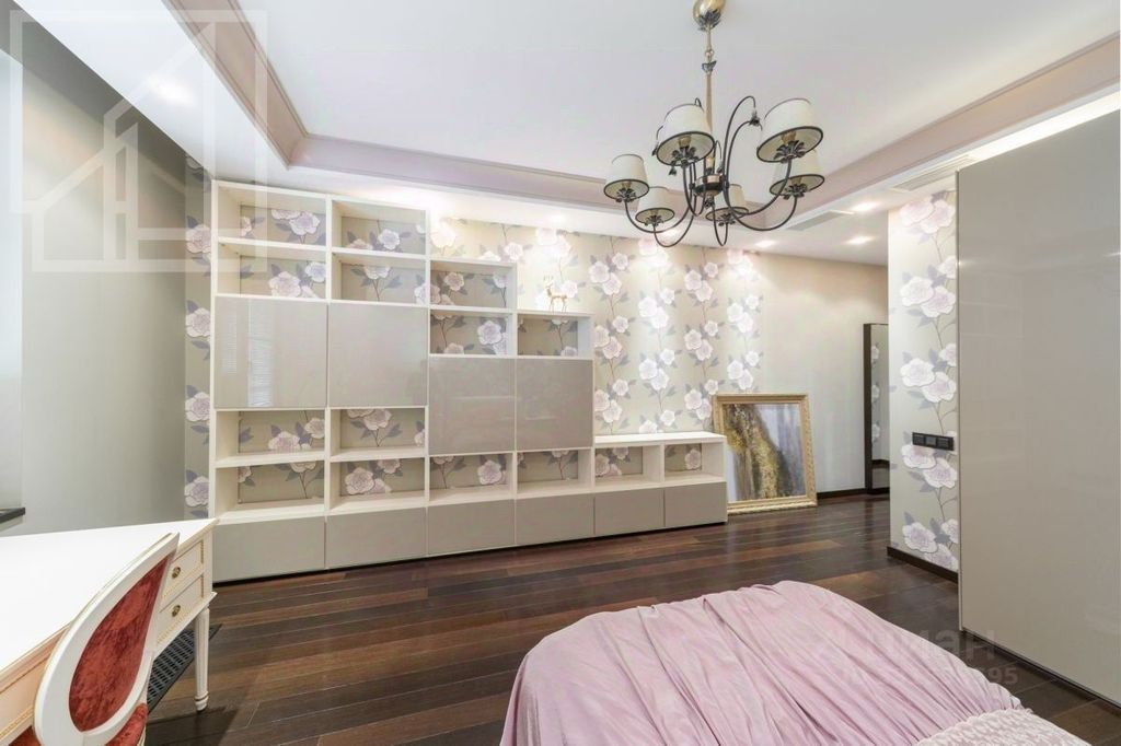 m. Kropotkinskaya: Apartment, 4-rooms